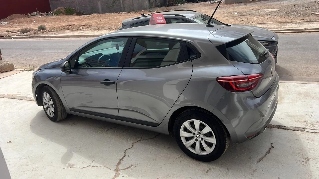 Renault Clio 5 — véhicule en location à Agadir