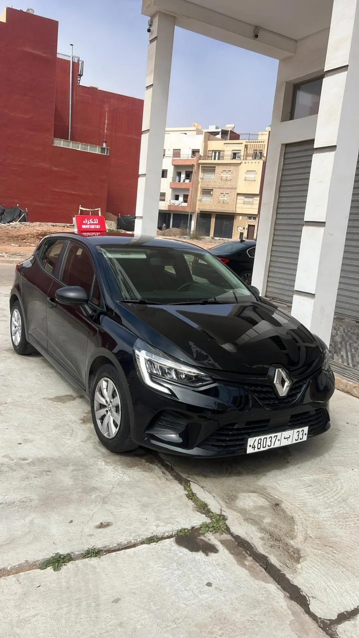 Renault Clio 5 — second exemplaire en location à Agadir